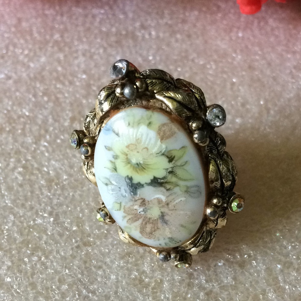 Antique porcelain flower paint ring - Picture 4 of 7